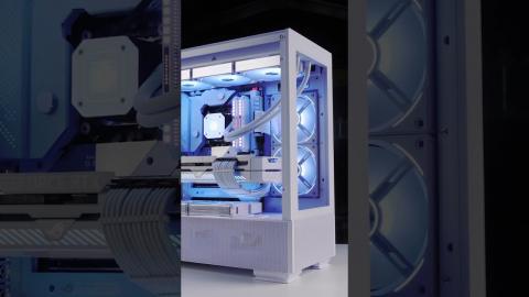 Total Whiteout - The all White Gaming PC! ????
