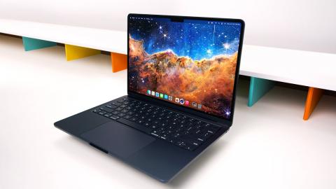 M2 MacBook Air Review: More Than a Refresh!