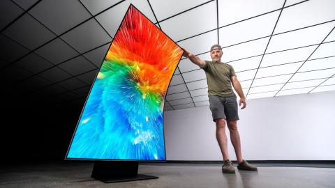 Samsung's Insane New Display Will Break Your Brain...