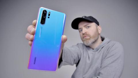 Huawei P30 Pro Unboxing - Is The Galaxy S10 In Trouble?