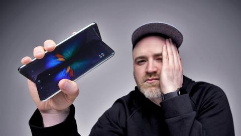 Folding The Samsung Galaxy Fold One Thousand Times