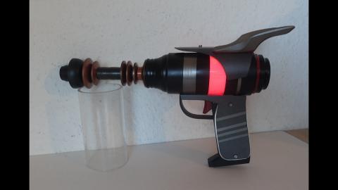 Retro Raygun Mk II, looks like 60s batman's lasergun