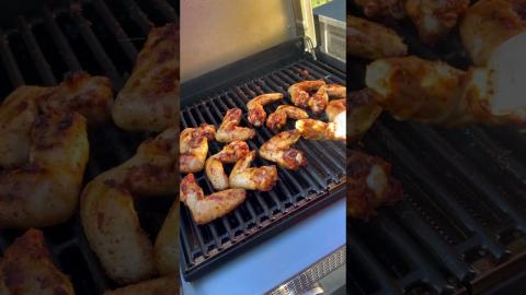 Hot Honey Grilled Chicken Wings | Char-Broil®