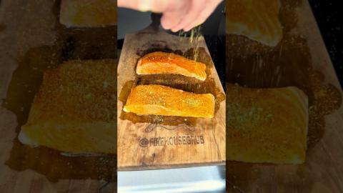 Grilled Salmon Florentine | Char-Broil®