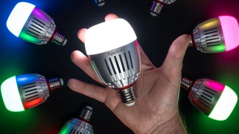Smart Lightbulb with Built-In Battery