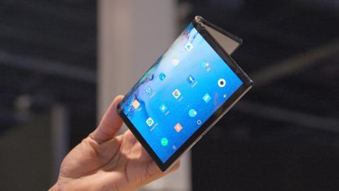 Foldable Phones Aren't Ready (Yet)