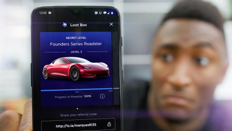 Starting a Podcast? 100% Roadster? Ask MKBHD V34!