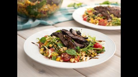 Grilled Balsamic Skirt Steak Salad with Corn | Charbroil®