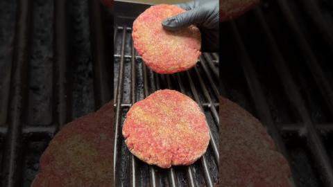 Grilled American Cheeseburgers with Mr. Make it Happen | Char-Broil®