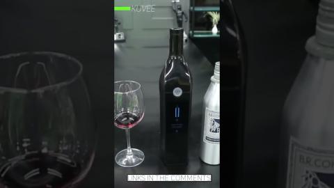 Wi-Fi-Connected Wine Bottle Complete With Touchscreen #shorts #youtubeshorts #gadgets #newgadgets