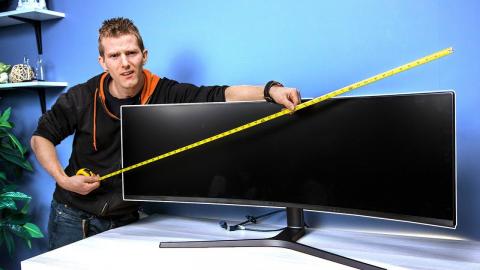 Super Ultra-Wide Monitor – Dank or Dumb?