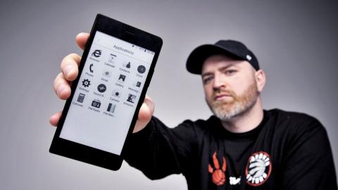 The E-Ink Smartphone - One Charge Lasts Two Weeks