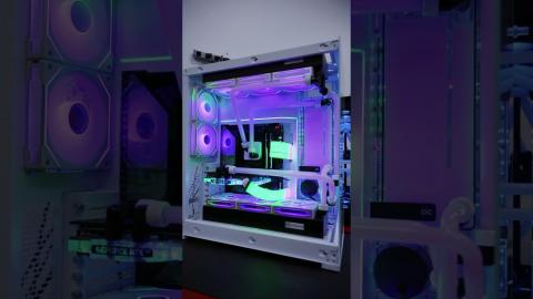 LOOK AT THIS CRAZY GAMING PC!