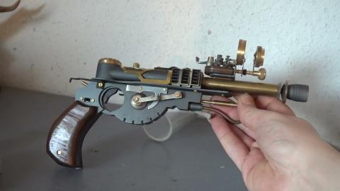 Made a Bergmann Steampunk pistol prop [showcase]