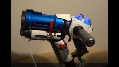 Ultimate OVERWATCH cosplay: Fully functional Mei Blaster