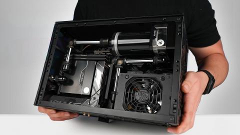Blackout ITX Build | Water Cooled + No RGB
