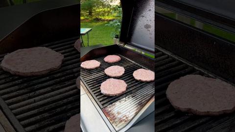 Grilled Burgers | Char-Broil®