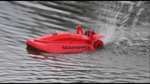 TESTING THE RACING PADDLE BOAT